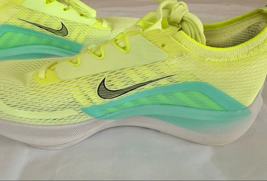 「美品」Nike Zoom フライ4 レディース　24㎝