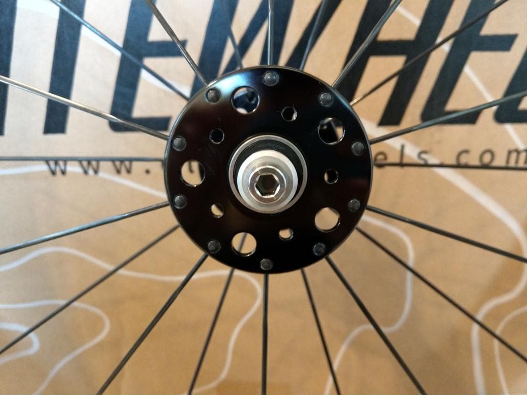 【未使用に近い】BROTURES　F-RIM × Philハブ　ピストホイール