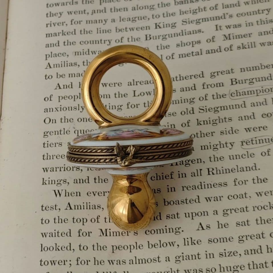 リモージュボックス　おしゃぶり　青い鳥　フランス製　小物入れ　乳歯入　磁器