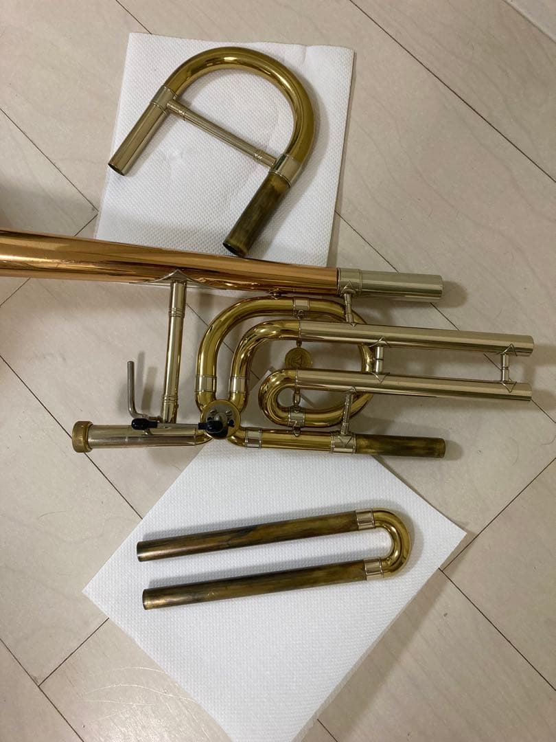 期間限定値下げ！31日まで。 テナーバストロンボーン　 HOLTON