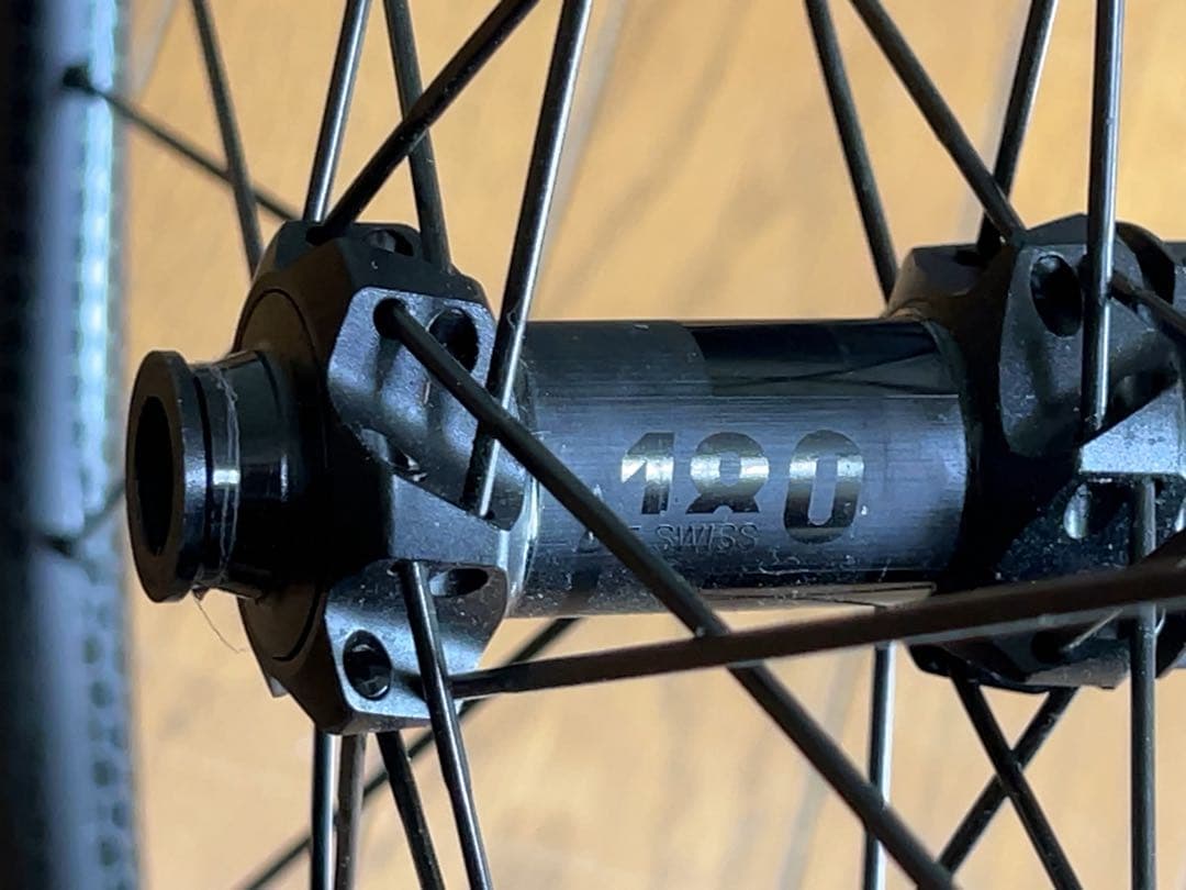 中華完組カーボンホイール　リム高65/60