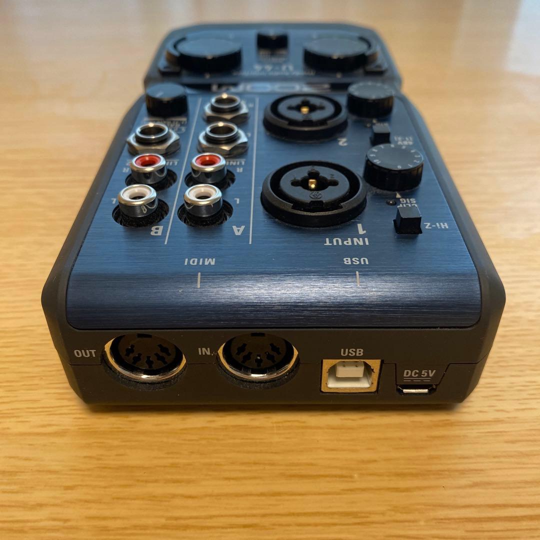 Zoom U-44オーディオインターフェース
