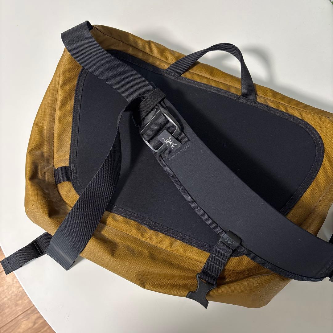 グランヴィル 10 クーリエ バッグ　yukon