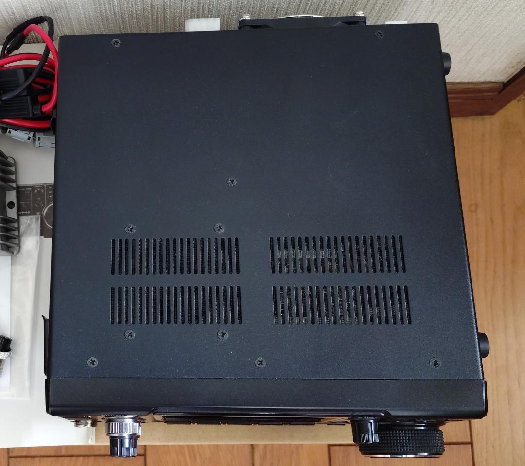 ★★★アイコムＩＣ－７３００Ｍ（５０Ｗ）ＤＣ-ＤＣコンバータ他付属品あり★★★