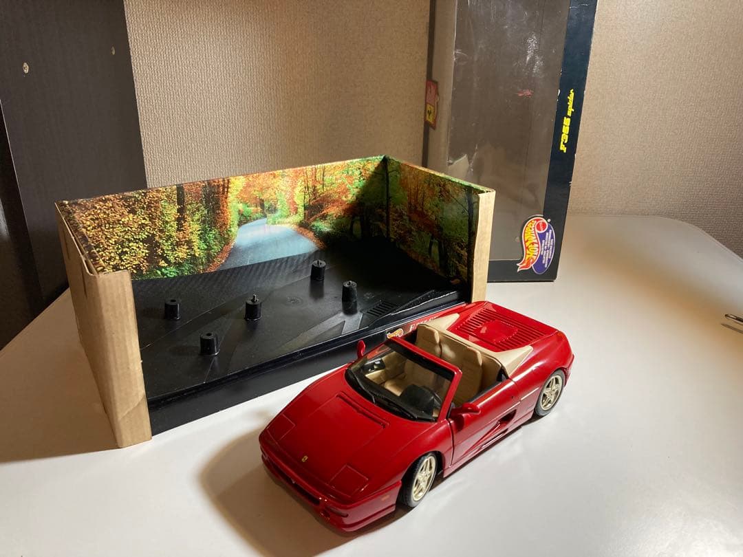 ミニカー FERRARI F 355 SPIDER 1:18