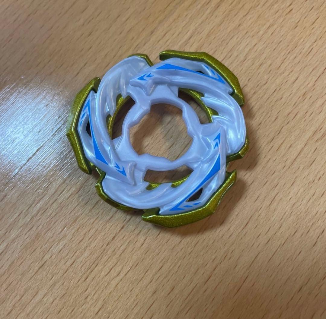 ベイブレードX ワルキューレボルトS4-70V メタルコート：ゴールド