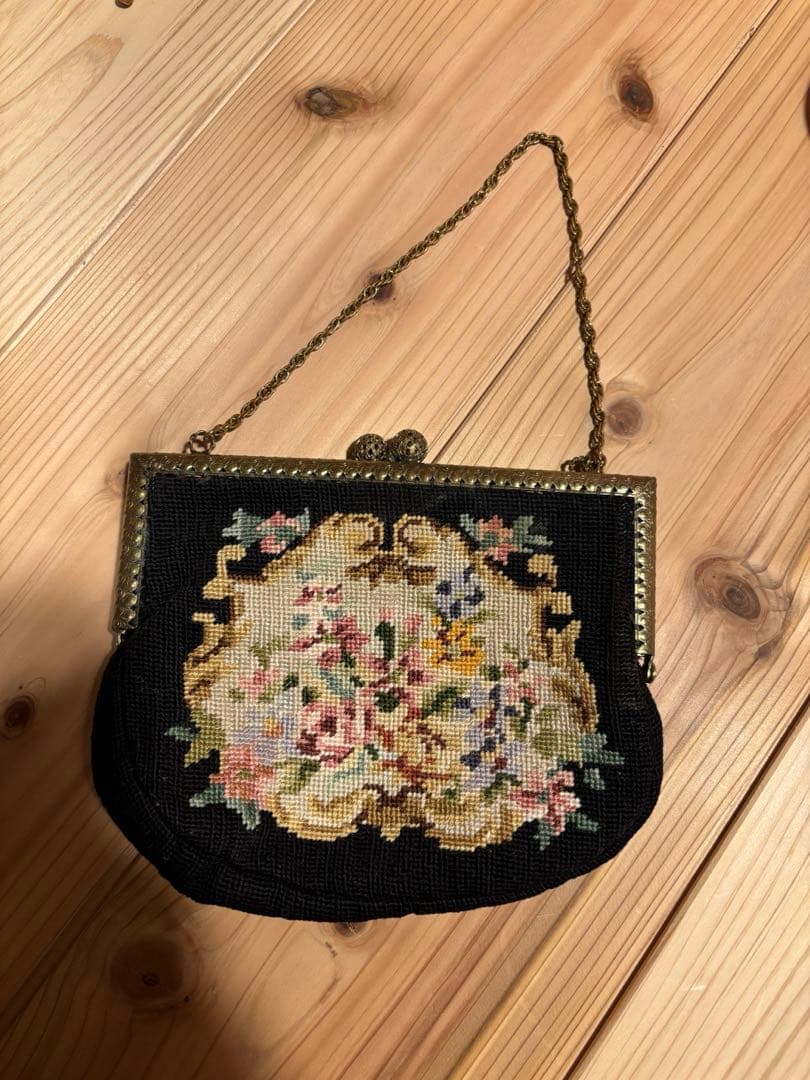 プチポワンのアンティークハンドバッグ