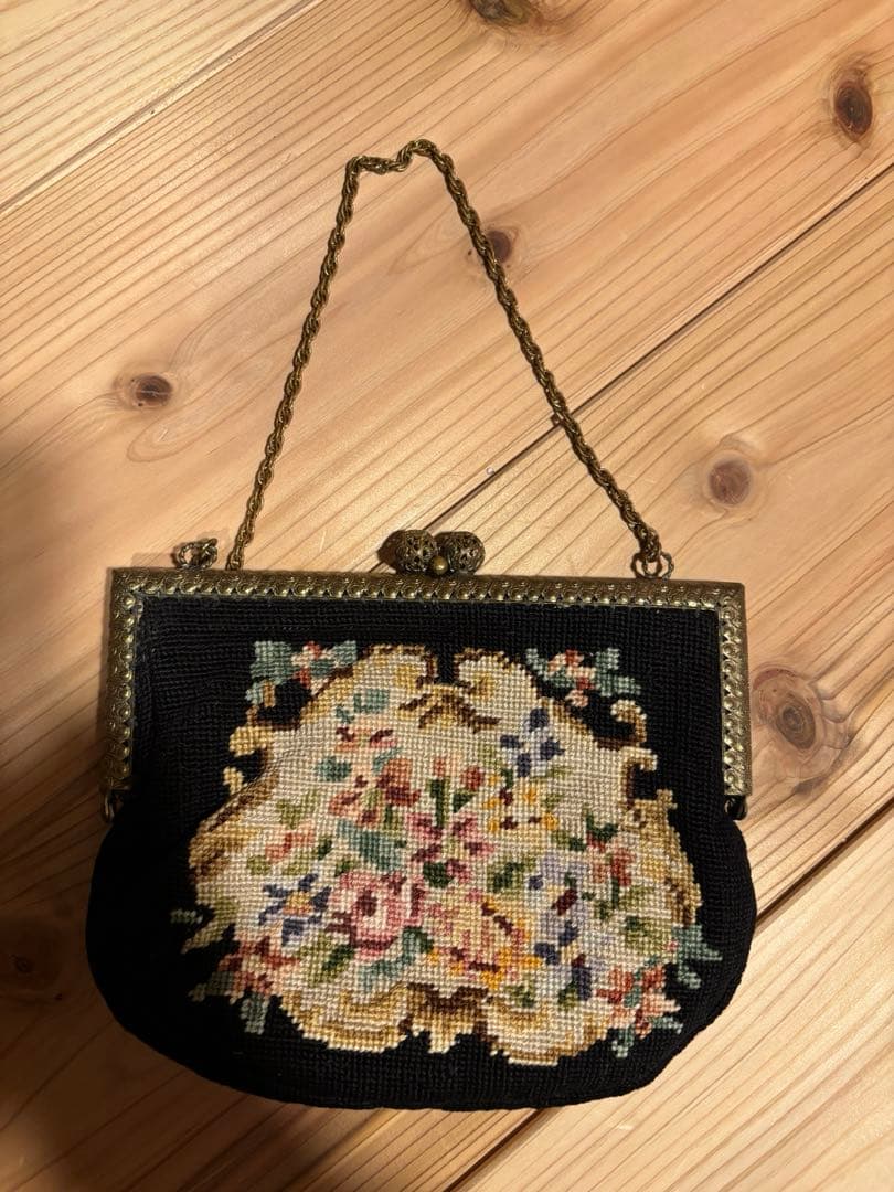 プチポワンのアンティークハンドバッグ