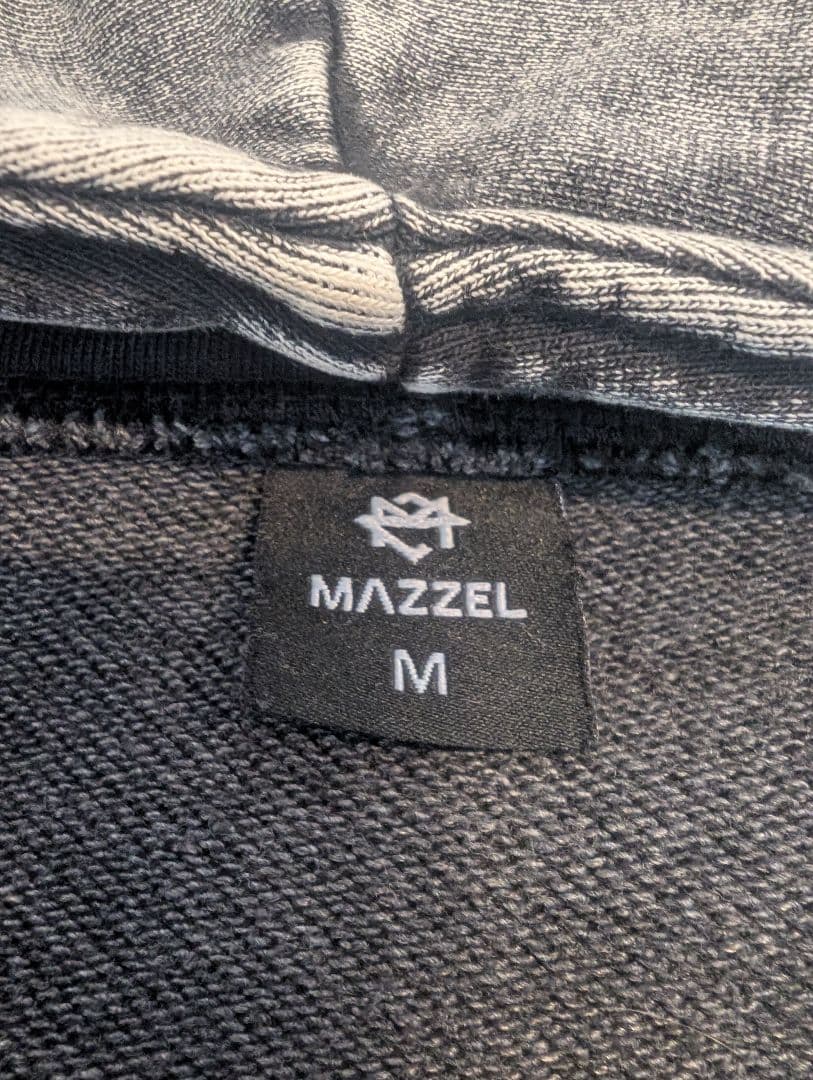 MAZZEL ジップアップパーカー