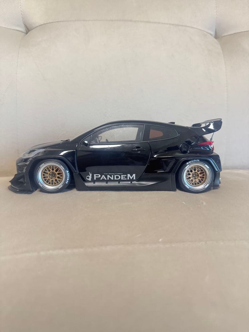 訳あり特価　イグニッションモデル1/18 PANDEM GR YARIS