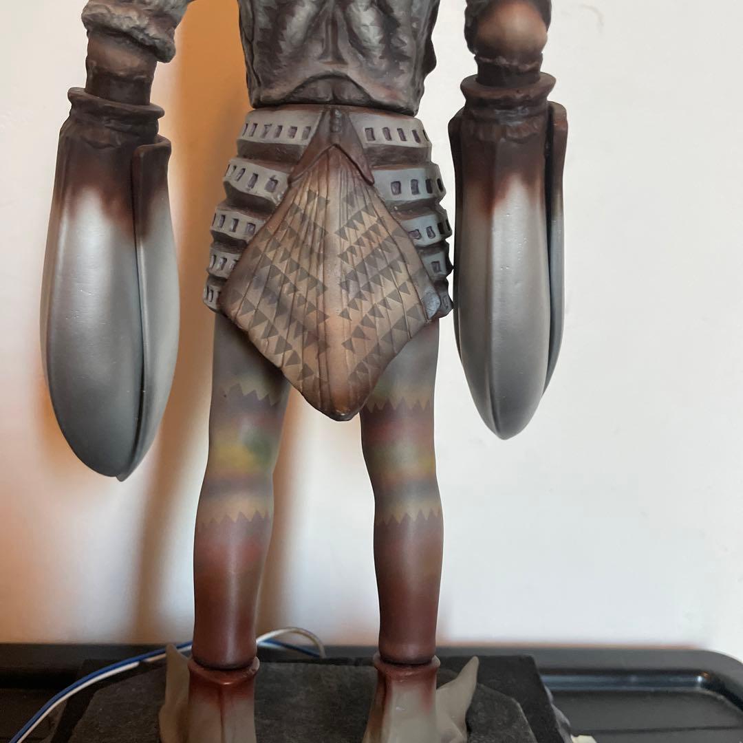 バルタン星人　フィギュア　夜間バージョン