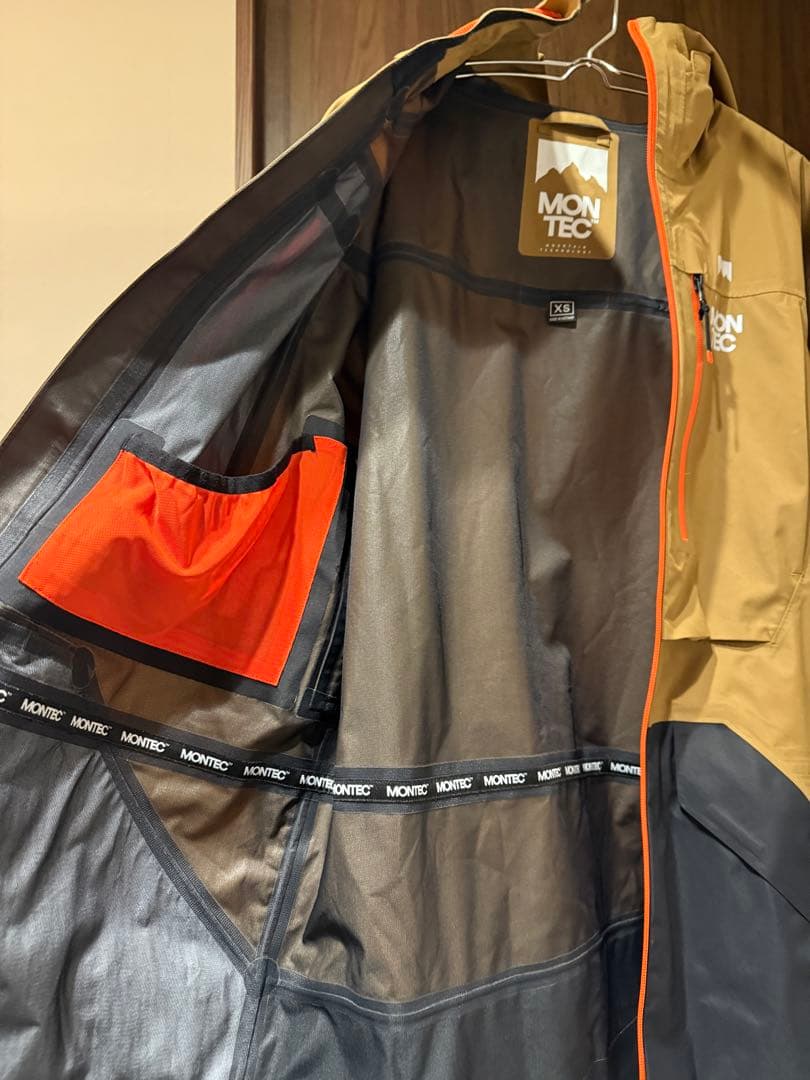 MONTEC モンテック　メンズ　Fenix xsサイズ　上下セット