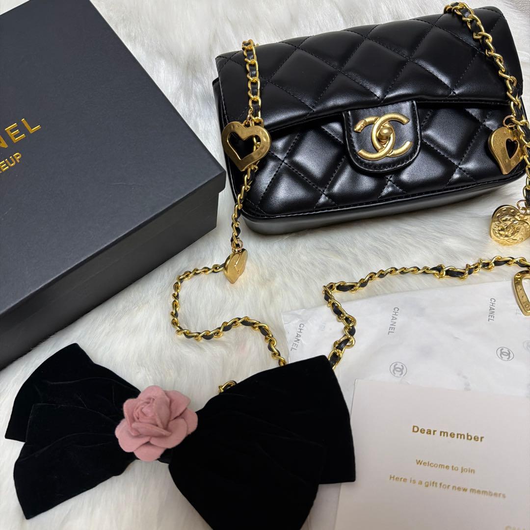 m*i様 CHANELノベルティ ハートチャーム付きショルダーバッグ