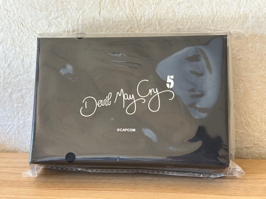 カプコンストア　カプコンカフェ　デビルメイクライ　ピンズコレクション