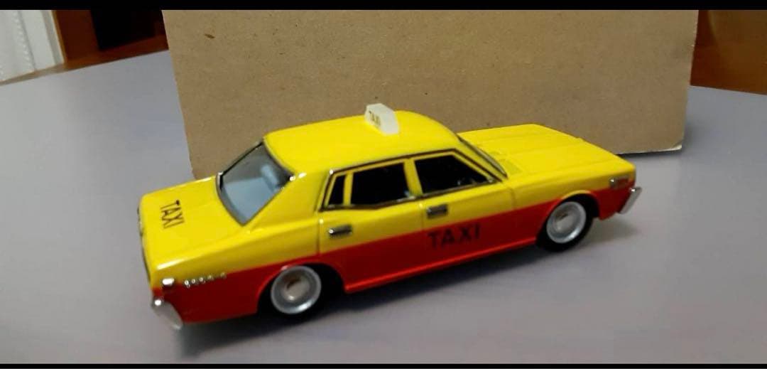 アンチモニー　コレクション　セドリック　330 タイプ　タクシー　1/43