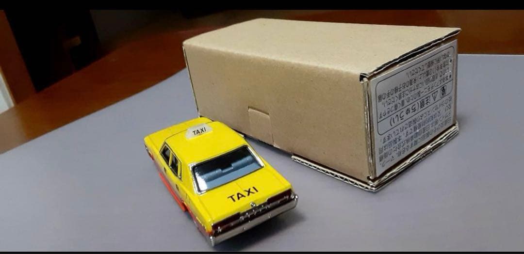 アンチモニー　コレクション　セドリック　330 タイプ　タクシー　1/43