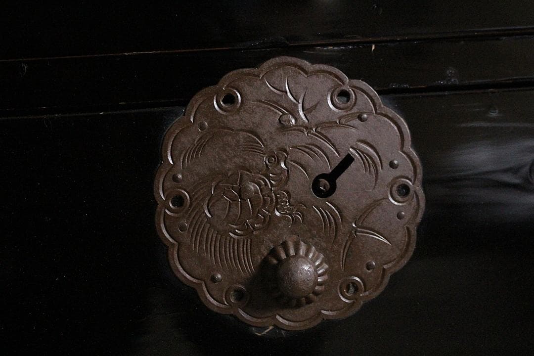 綺麗な丸金具庄内箪笥　2段　タンス　収納　古家具　古民家　時代家具