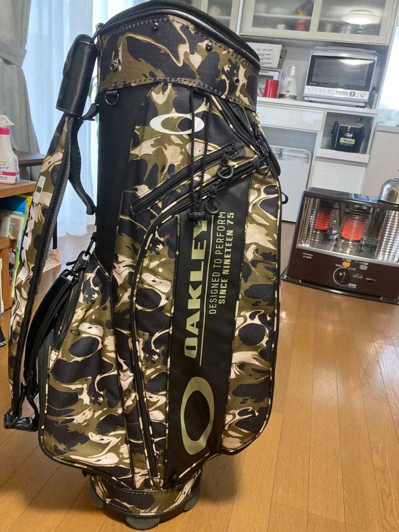 やぁちゃん　OAKLEY 迷彩柄 カモ柄　キャディバッグ