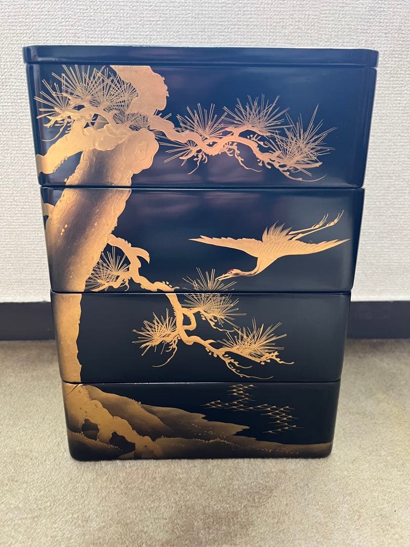 重箱 漆器 木製 蒔絵 金蒔絵 ４段重 鶴 亀 松 骨董 古美術 JAPAN