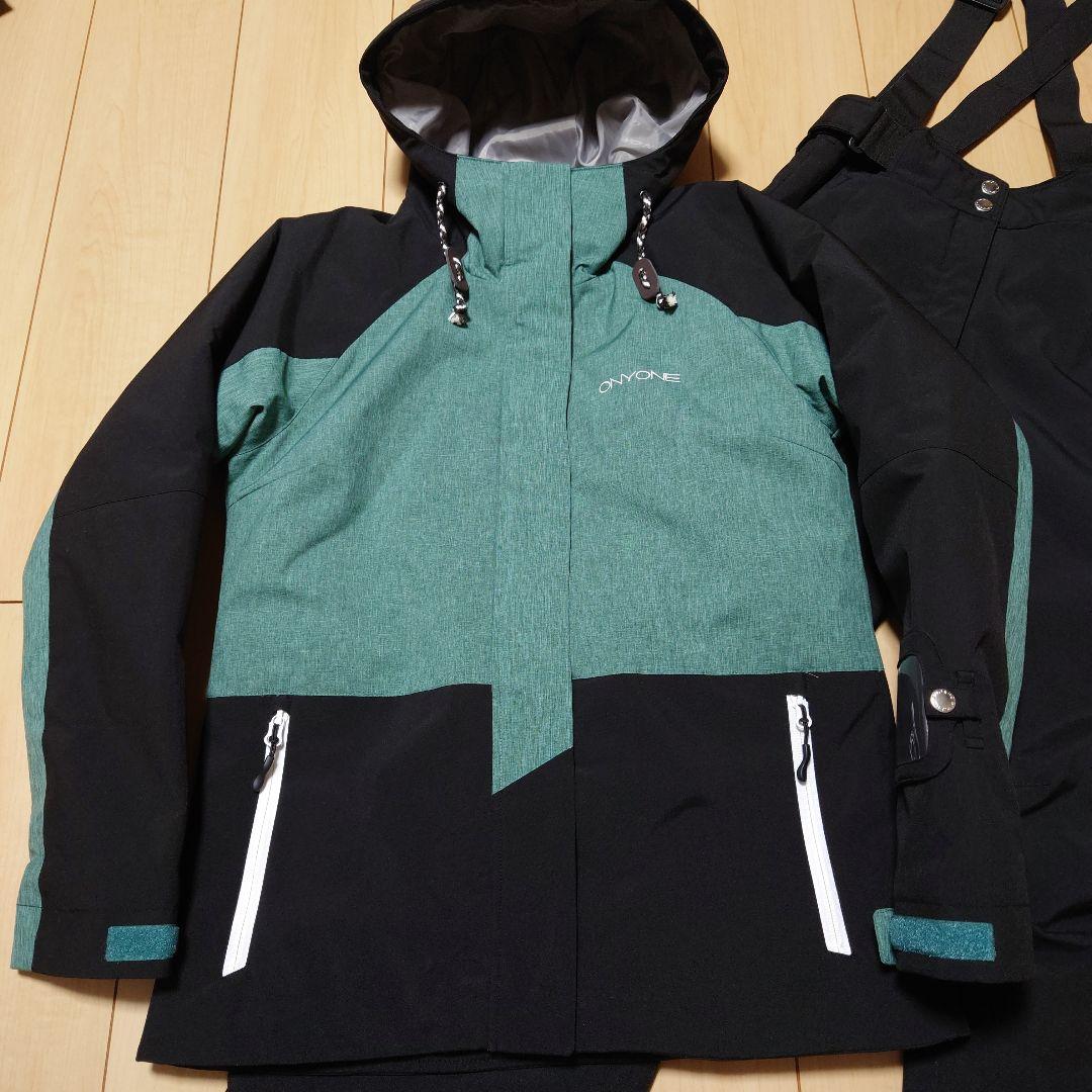 【新品未使用】ONYONE/オンヨネ　スキーウェア上下セット　スノーボードウェア