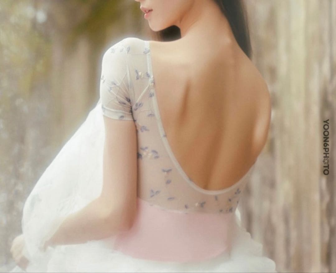 eflora 新品　バレエ　レオタード イーフローラ　ピンク　刺繍　花柄　M