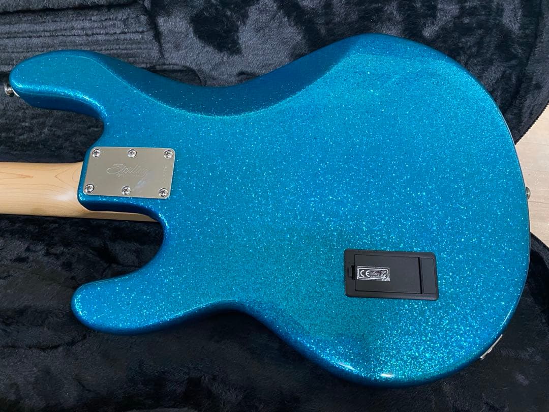 ベース Musicman RAY34 Blue Sparkle Sterling