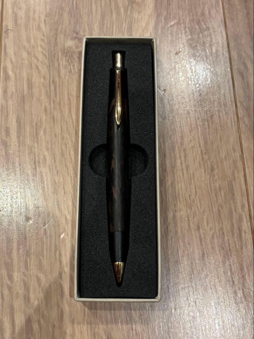 あけぼの工房　樹種不明