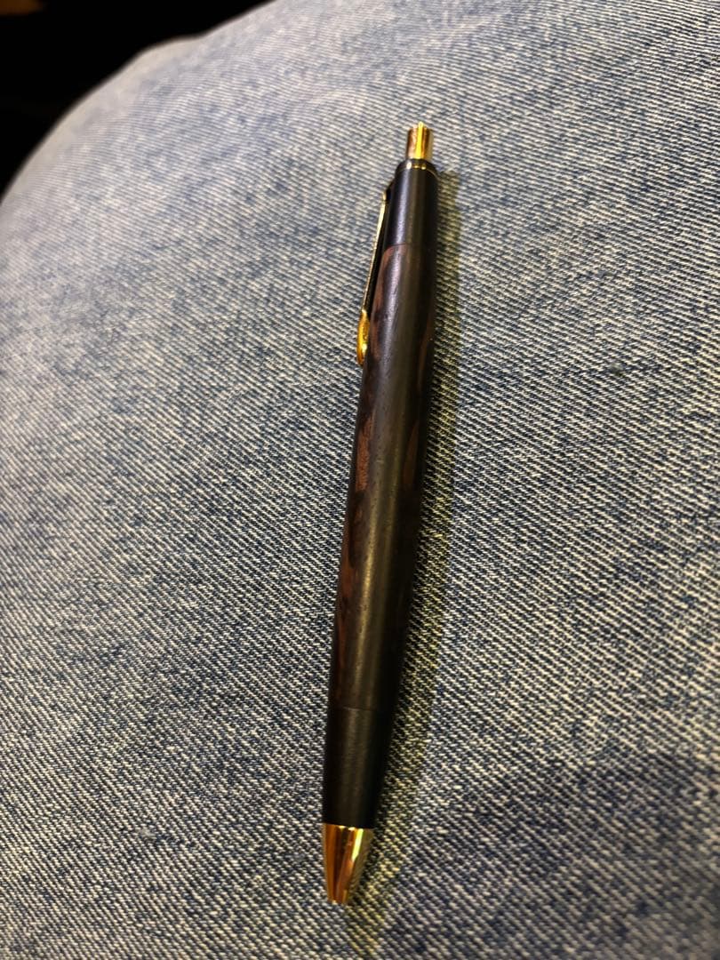 あけぼの工房　樹種不明