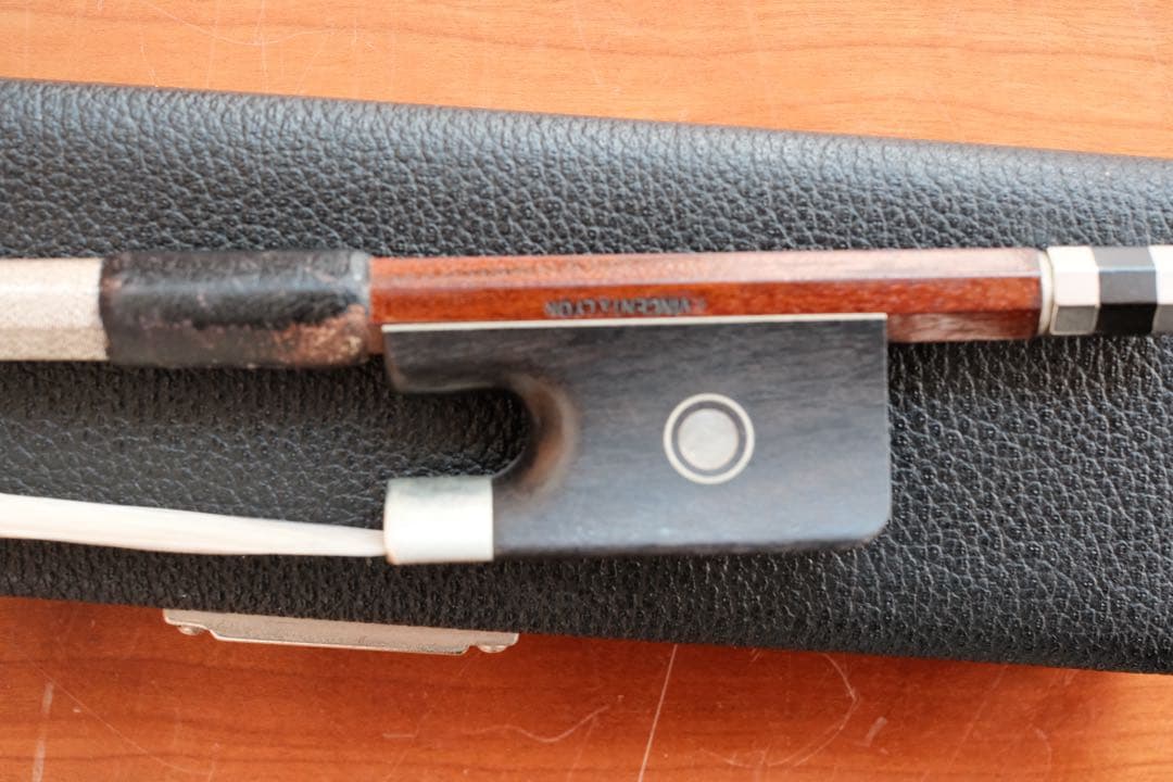 【ハードケース付】チェロ弓 F.Vincent A Lyon（角弓） 81.1g