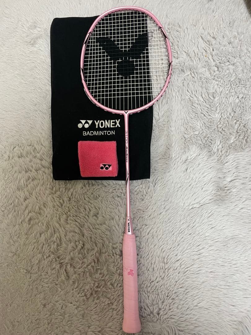 美品✨VICTORバドミントンラケット