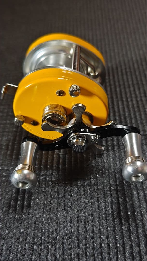 五十鈴工業　BC730 イエロー