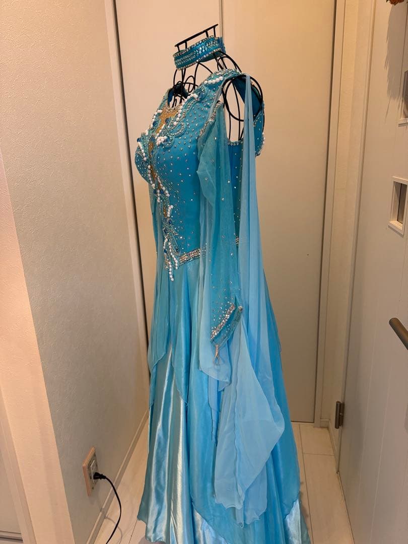 ダンスドレス　水色　(表示サイズＬ)