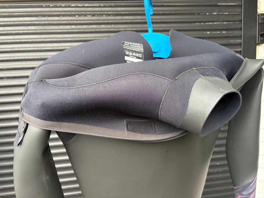 REVOレボリューション 高級素材セミドライ・フルスーツ【L〜XL相当】