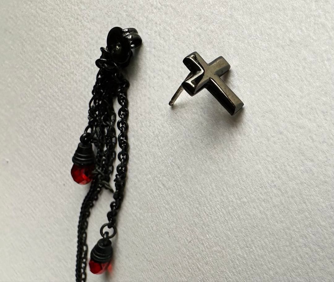 VAMPS FC限定ピアス『BITE II』