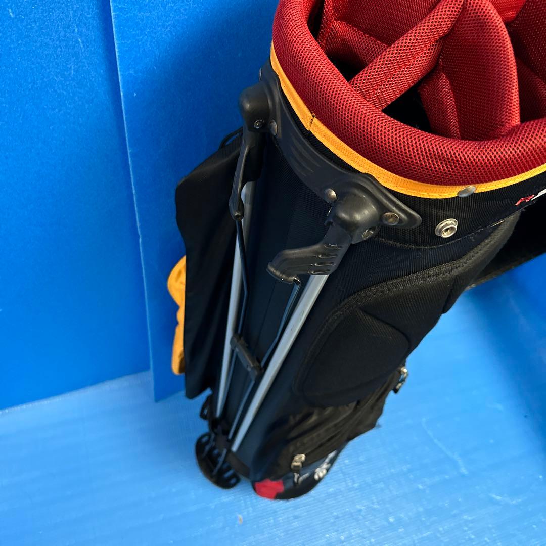 TaylorMadeスタンド式キャディーバッグ