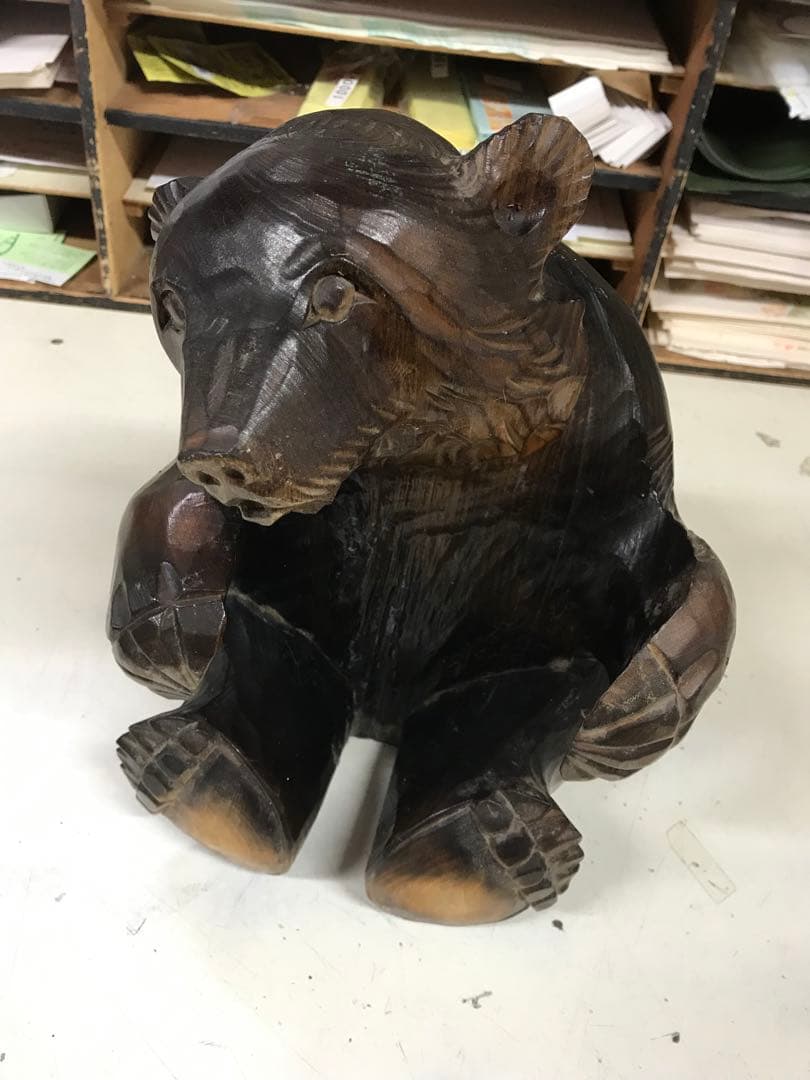 熊の置物　木彫り