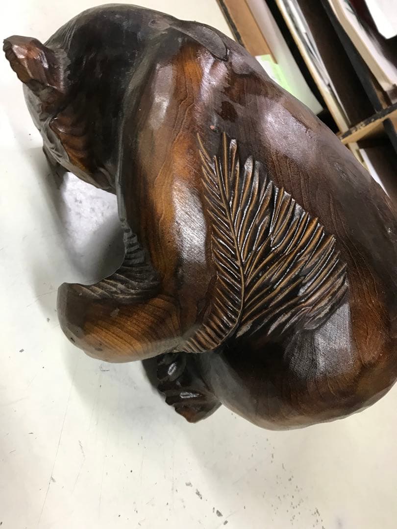 熊の置物　木彫り