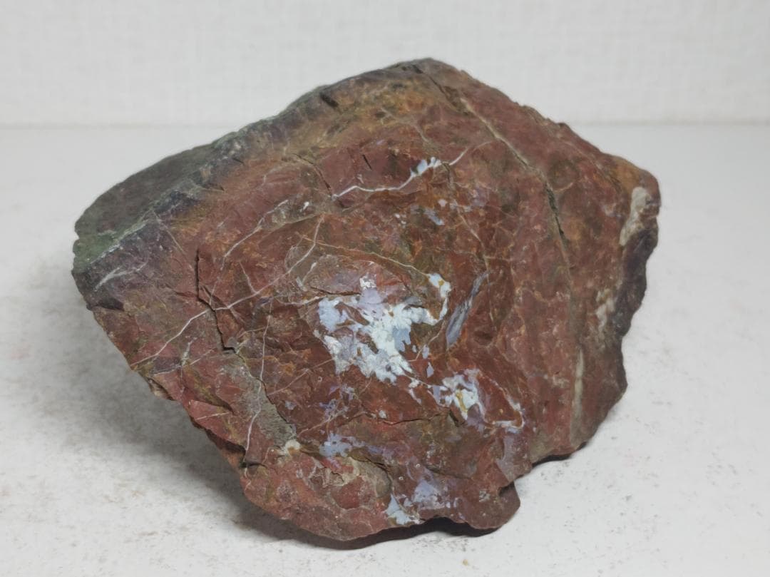 佐渡産 1.8kg 赤玉石 赤石 原石 鑑賞石 自然石 誕生石 鉱物 鉱石 水石