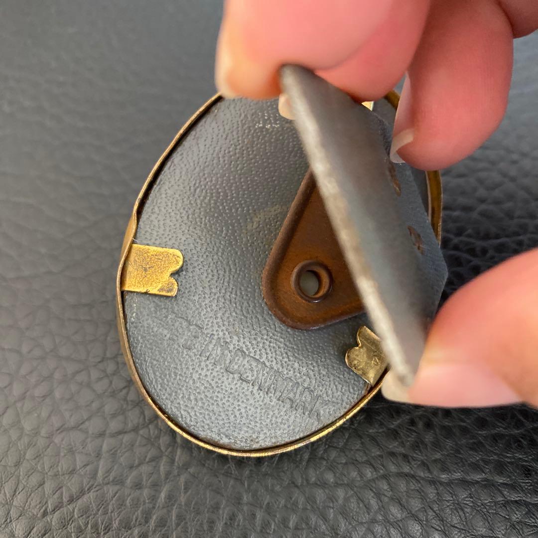 アンティーク男女絵柄ブローチか写真アルバムかMade in Denmark丹麦製