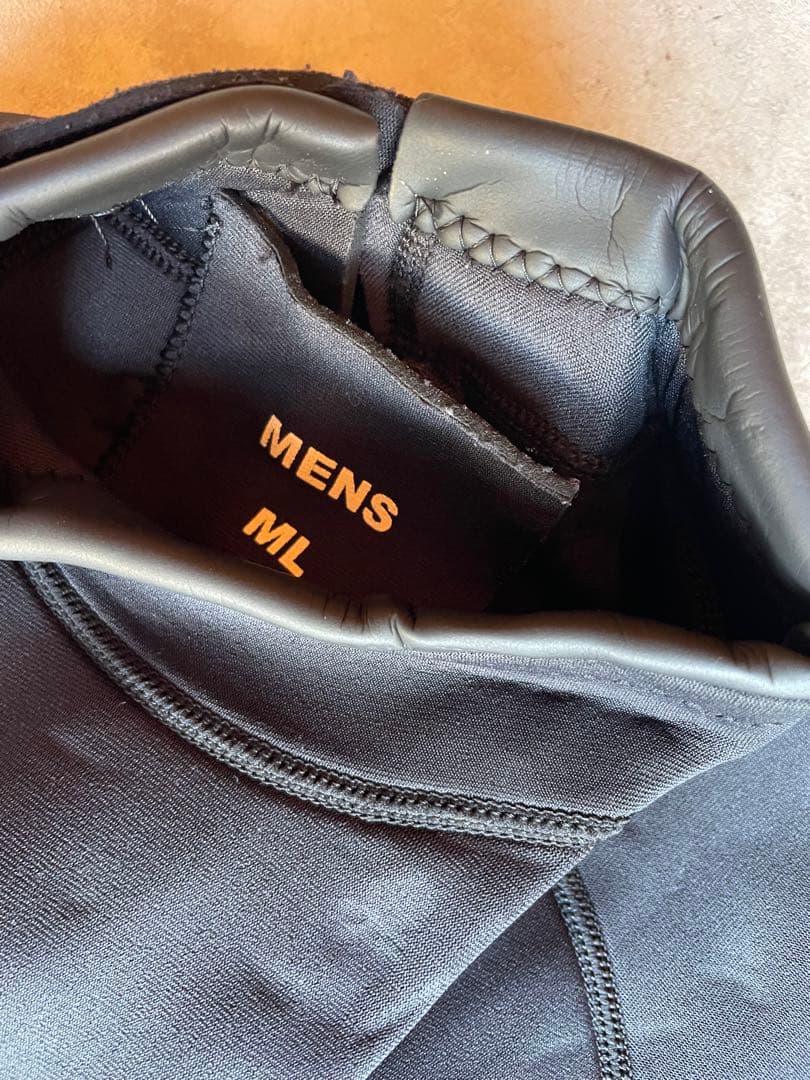 ウェットスーツ　サーフィン　マリンスポーツ