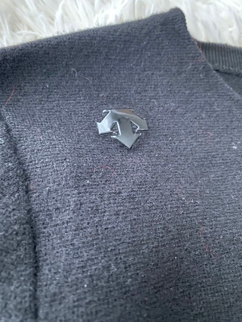 デサントゴルフ　Mサイズ　ニット　黒色　ゴルフウェア　長袖ニット　デサント