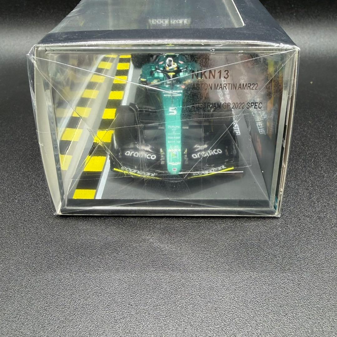 スパーク 1/43 Sベッテル BUZZIN’CORNERモデル鈴鹿 AMR22