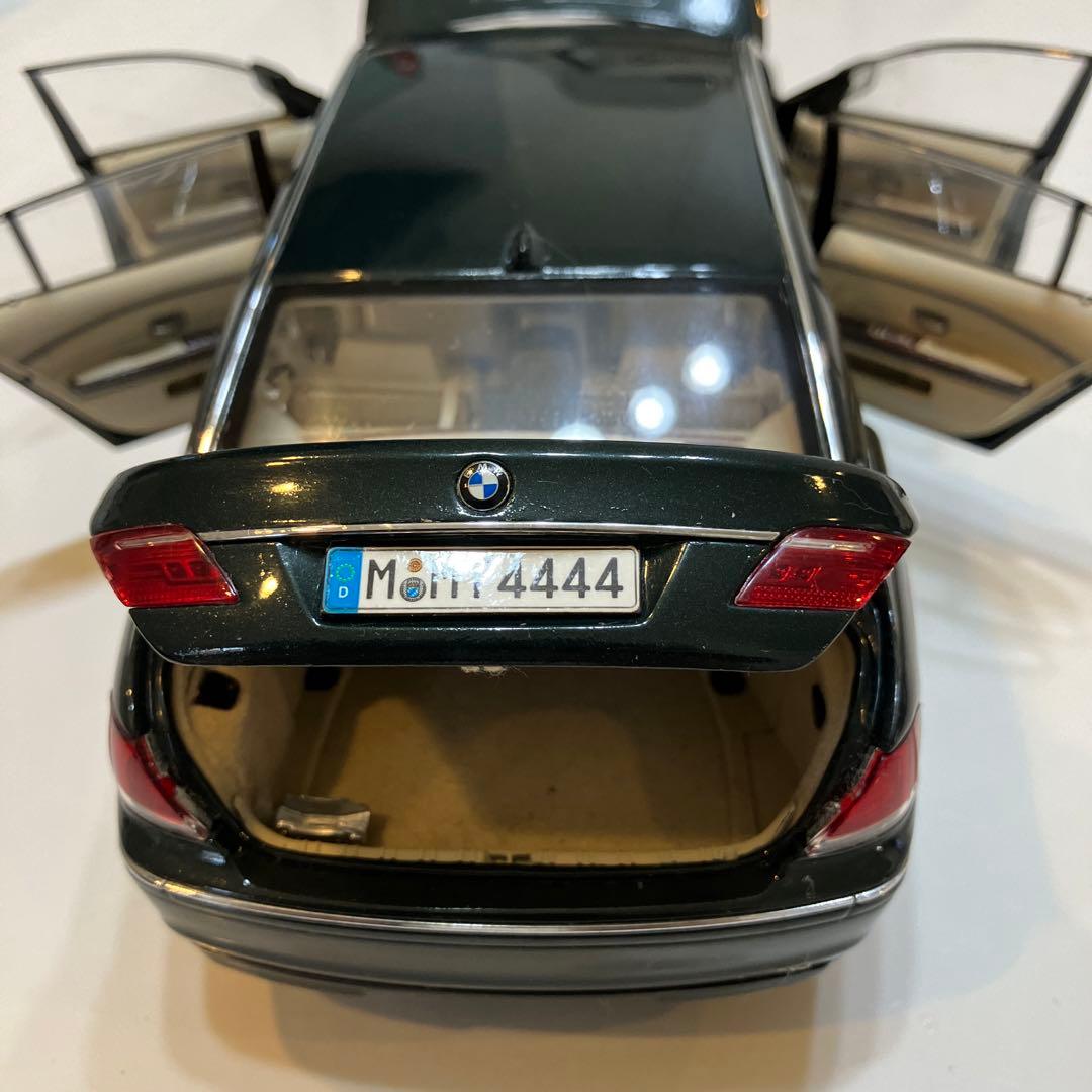 【非売品】 7シリーズ　1／18ダイキャストミニカー