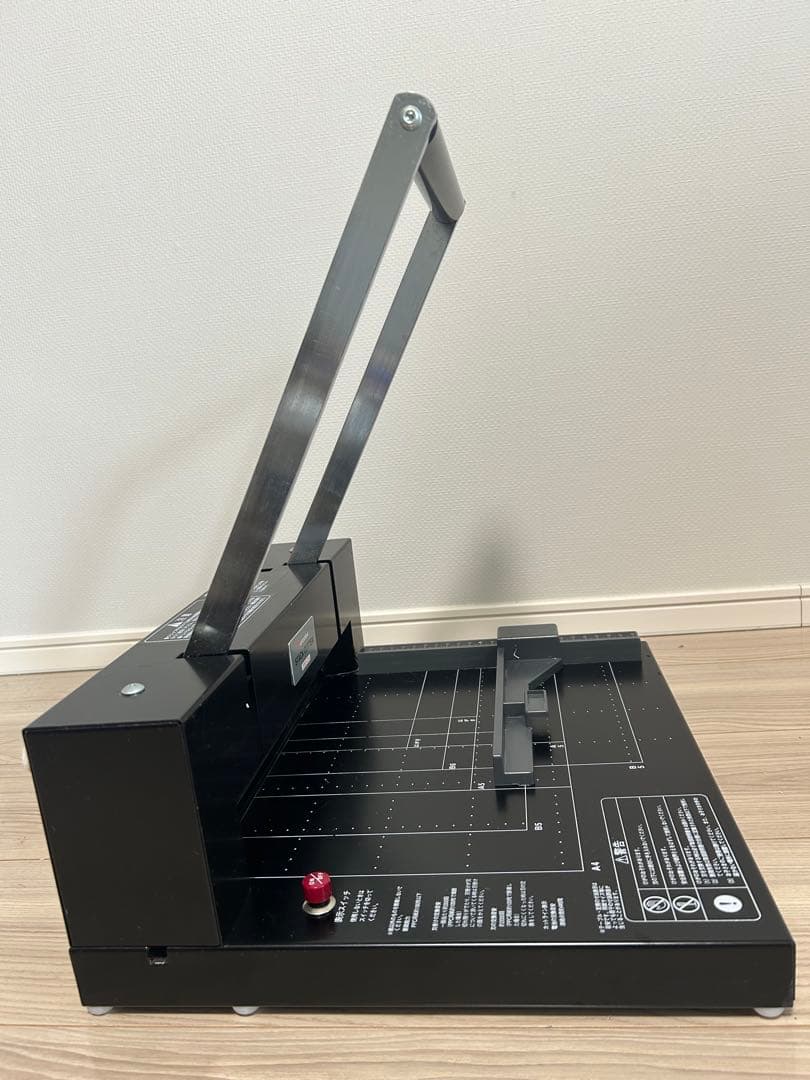 裁断機「STACK CUTTER 200-DX」