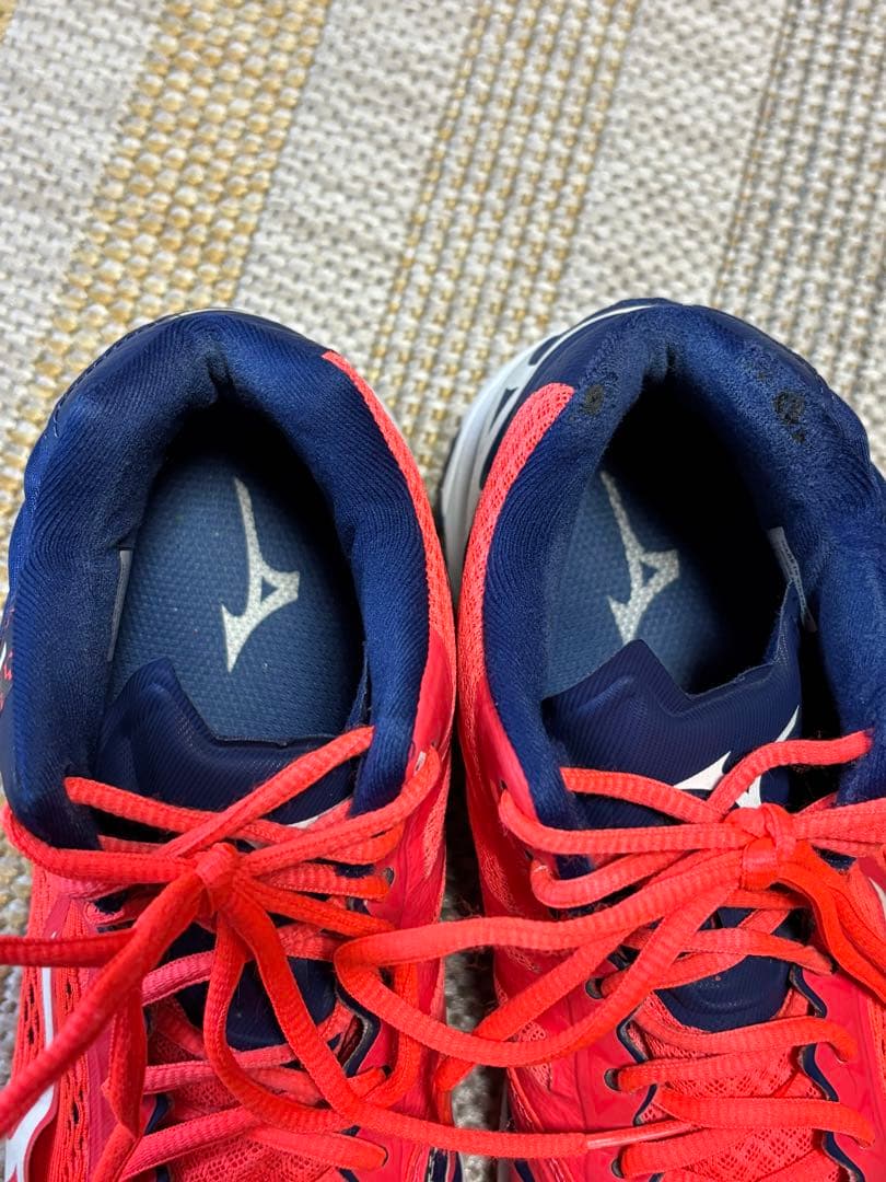 海外モデル　Mizuno バレーボールシューズ 赤コーラルオレンジ/ネイビー