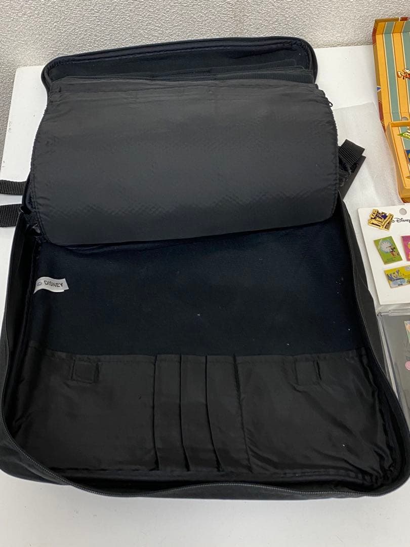 3-2704 ウォルトディズニー生誕100年　ピンバッジ・缶バッジ等グッズまとめ