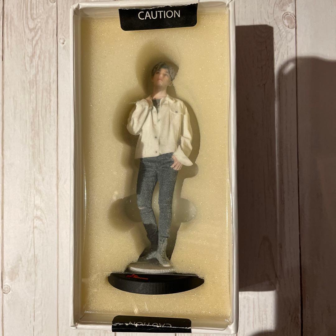 SKテレコム　非売品　テテ　V  ９センチ　フィギュア　入手困難