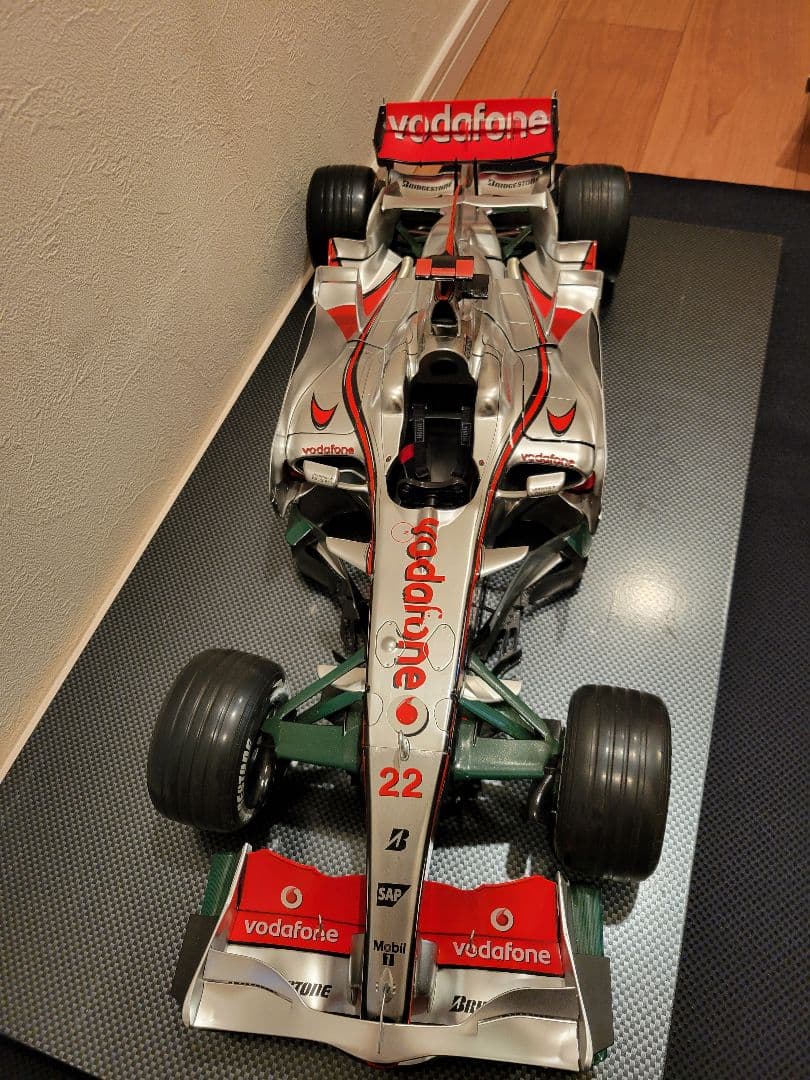 ディアゴスティーニ完成品　1/8 マクラーレンMP4-23　ハミルトン
