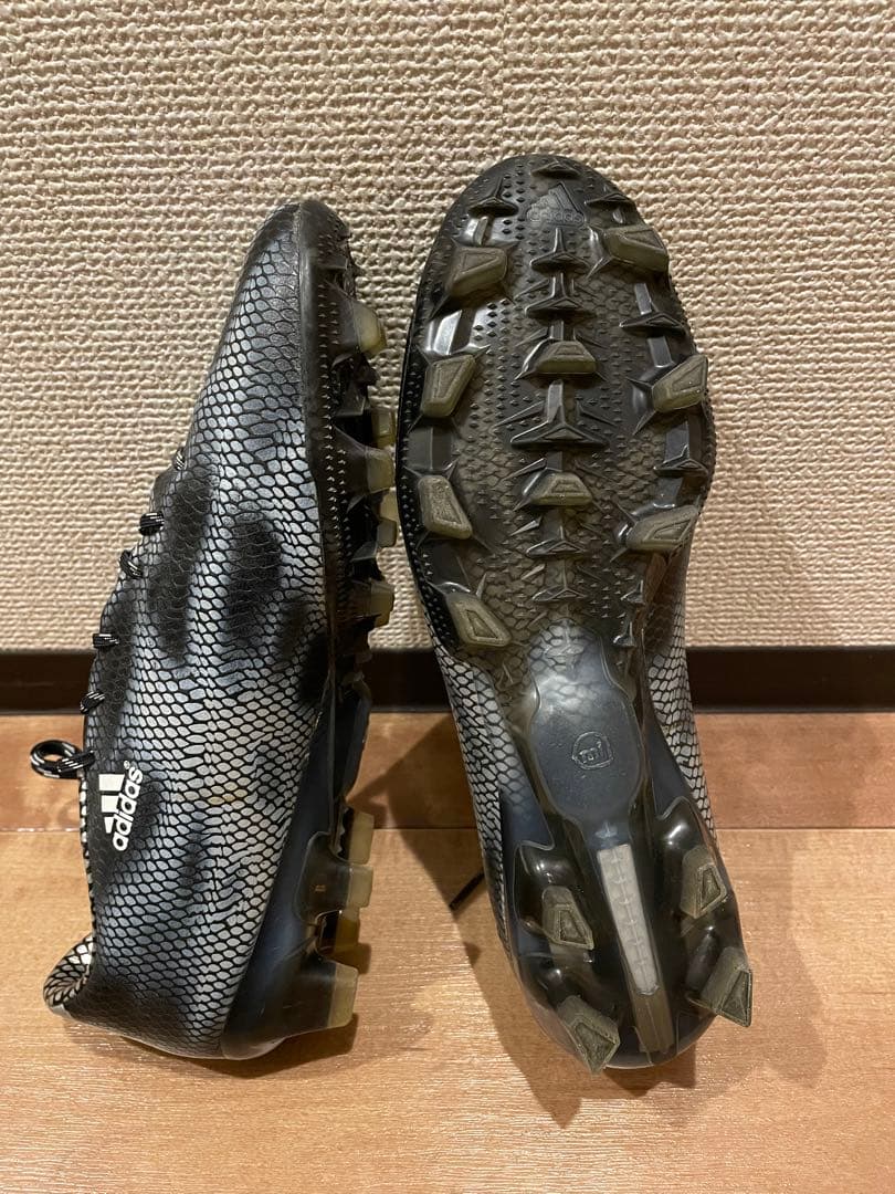 adidas アディゼロf50