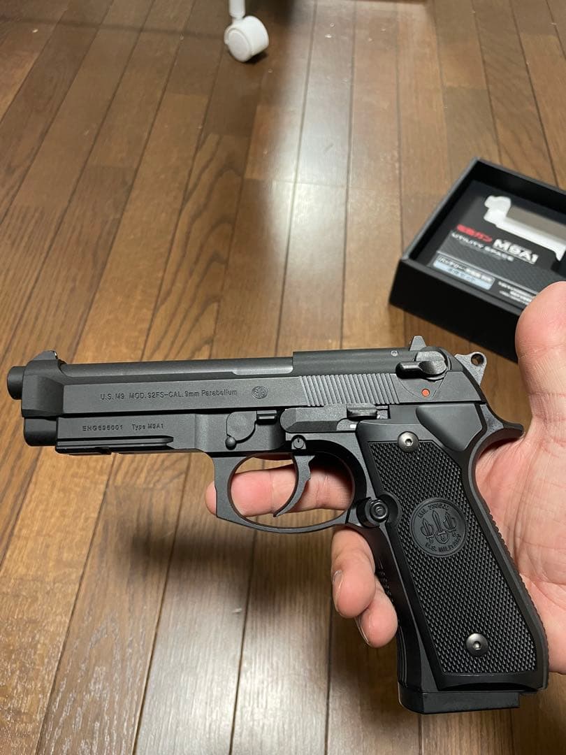 電動ハンドガン　ベレッタ　M9A1 フル・セミオート　バッテリー　充電器付き